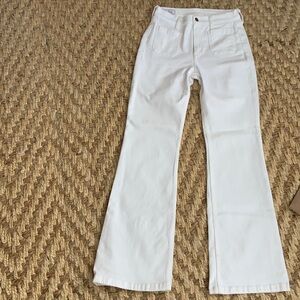 GAP (26/ 2R) 70’s high rise flare white!